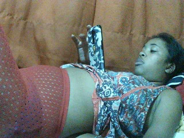 TriciaBella live cam on BongaCams