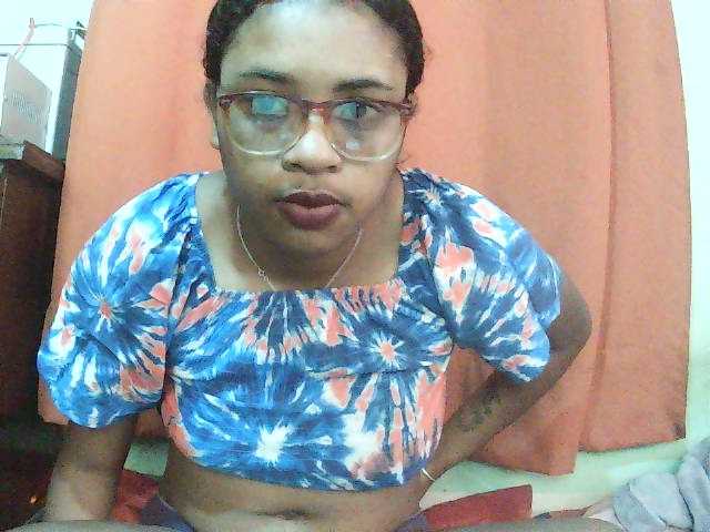 TriciaBella live cam on BongaCams