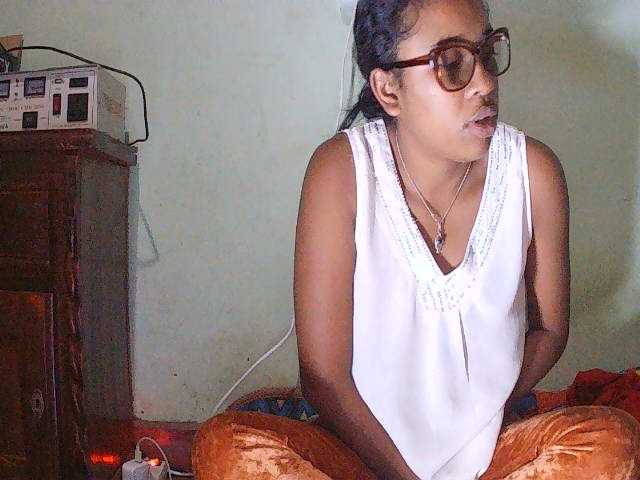 TriciaBella live cam on BongaCams