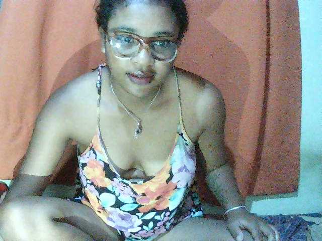 TriciaBella live cam on BongaCams