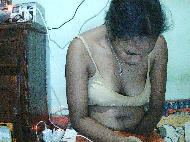 TriciaBella live cam on BongaCams