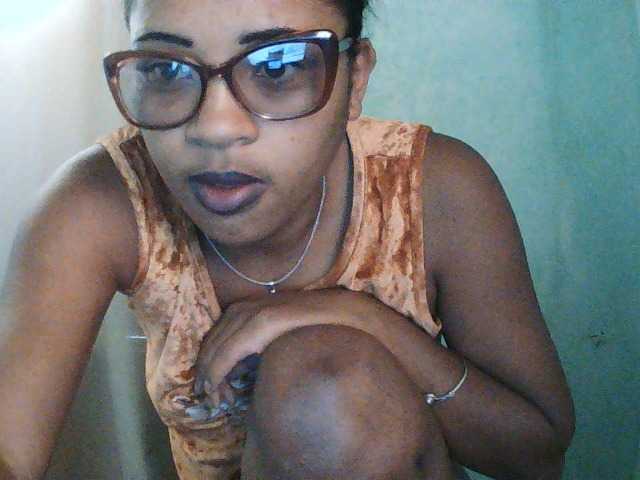 TriciaBella live cam on BongaCams