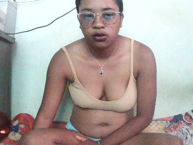 TriciaBella, live now on BongaCams