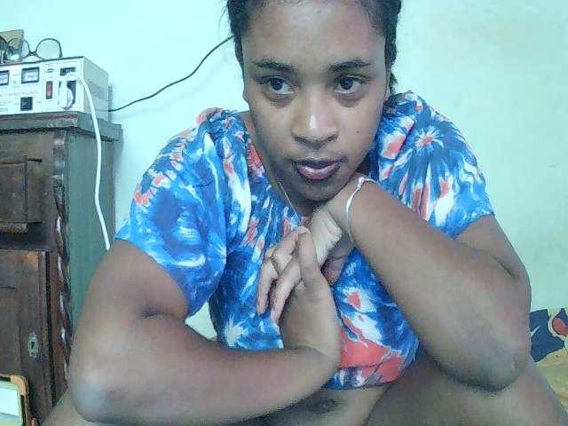 TriciaBella live cam on BongaCams
