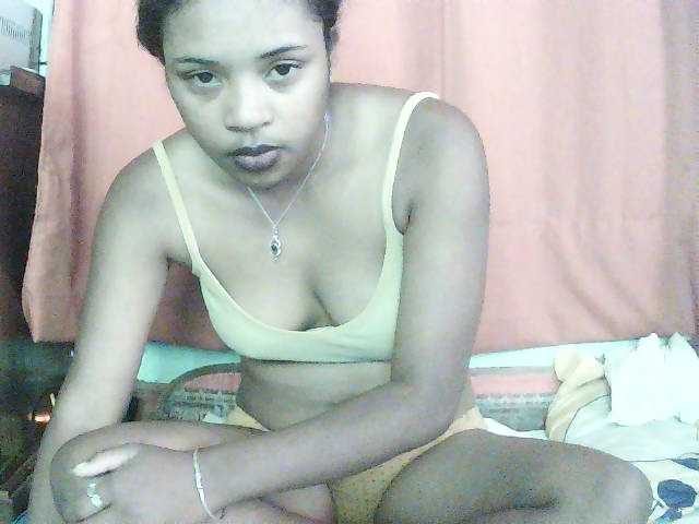 TriciaBella live cam on BongaCams