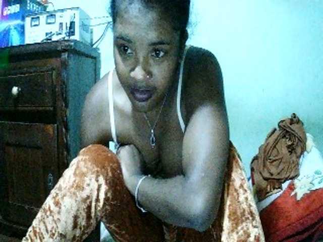 TriciaBella live cam on BongaCams