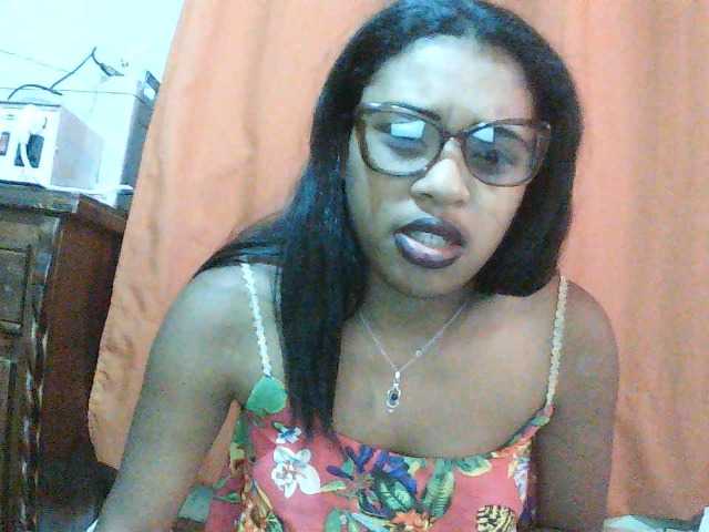 TriciaBella live cam on BongaCams
