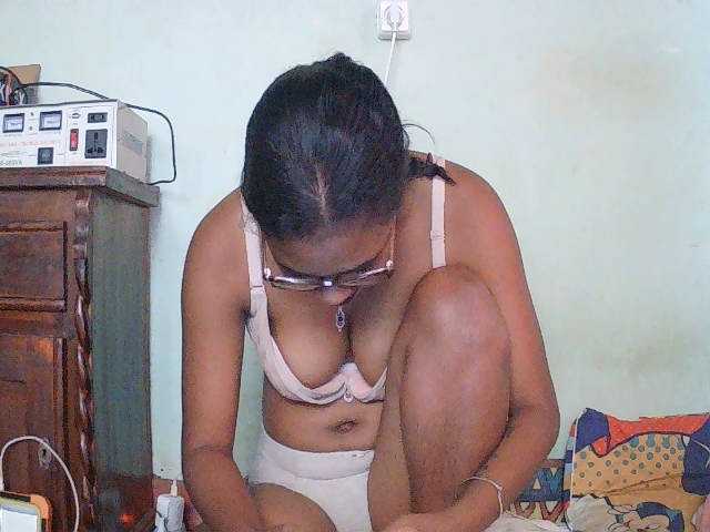 TriciaBella live cam on BongaCams