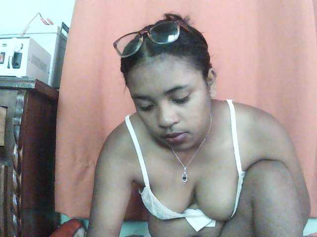 TriciaBella live cam on BongaCams