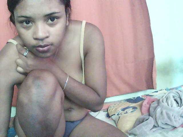 TriciaBella live cam on BongaCams