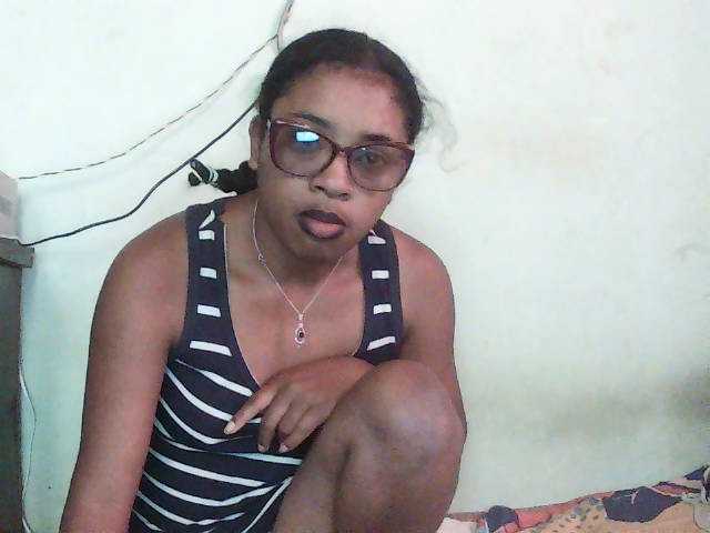 TriciaBella live cam on BongaCams