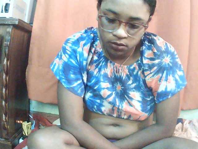 TriciaBella live cam on BongaCams