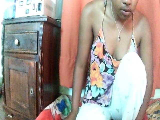 TriciaBella live cam on BongaCams