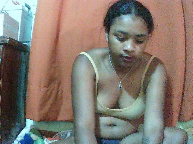 TriciaBella live cam on BongaCams