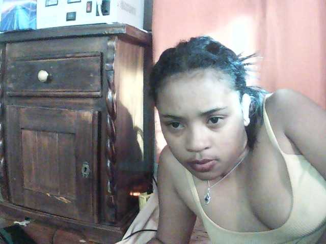 TriciaBella live cam on BongaCams
