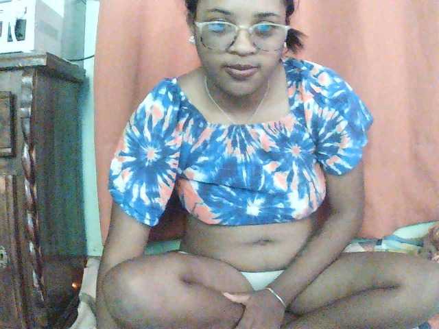 TriciaBella live cam on BongaCams