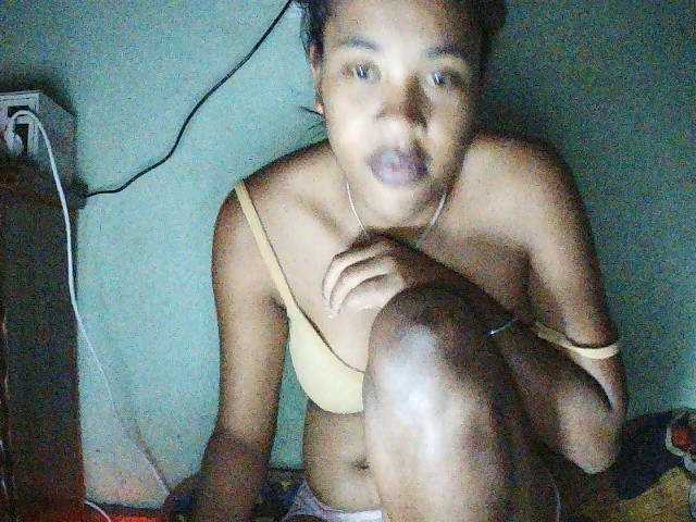 TriciaBella live cam on BongaCams
