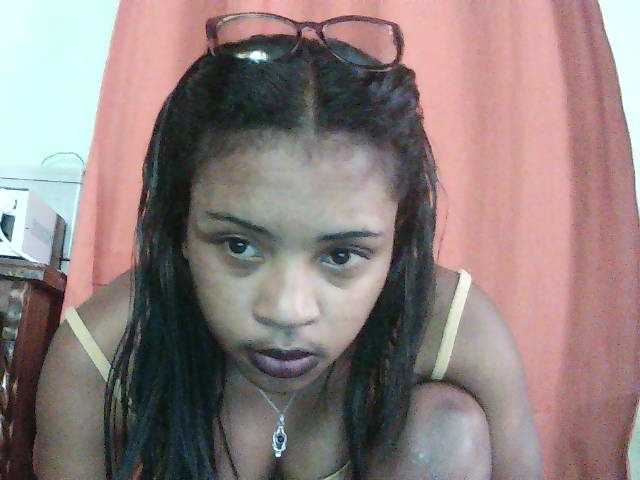 TriciaBella live cam on BongaCams