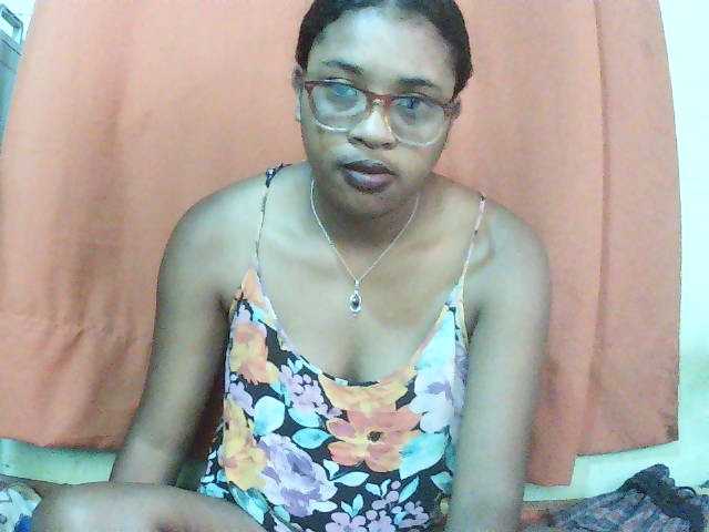 TriciaBella live cam on BongaCams