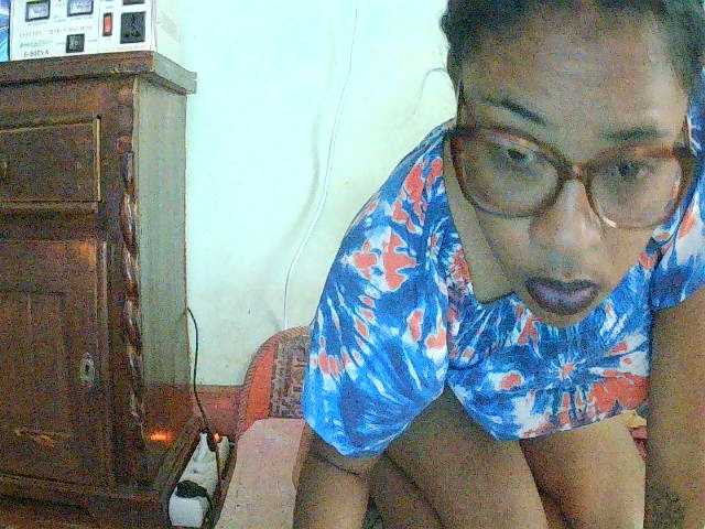 TriciaBella live cam on UnifiedCams