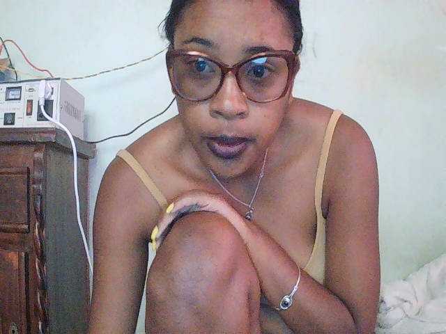 TriciaBella live cam on BongaCams