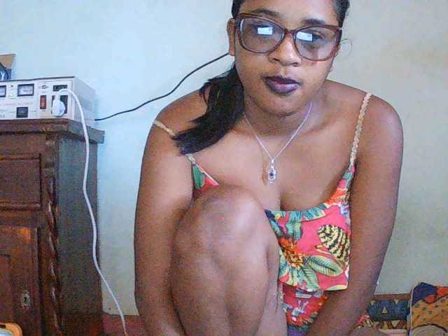 TriciaBella live cam on BongaCams