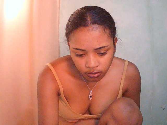 TriciaBella live cam on BongaCams