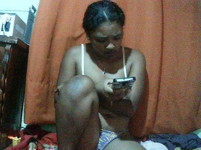 TriciaBella live cam on BongaCams