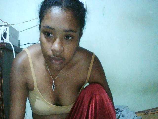 TriciaBella live cam on BongaCams