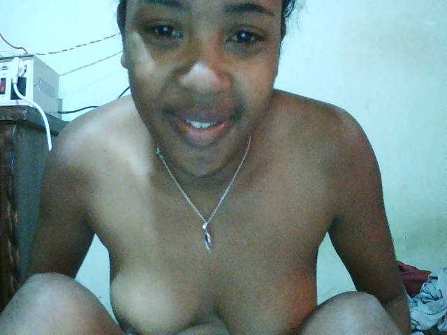 TriciaBella live cam on BongaCams