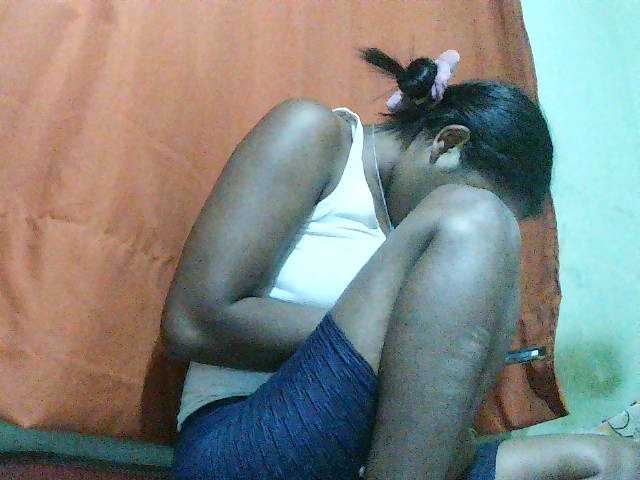 TriciaBella live cam on BongaCams