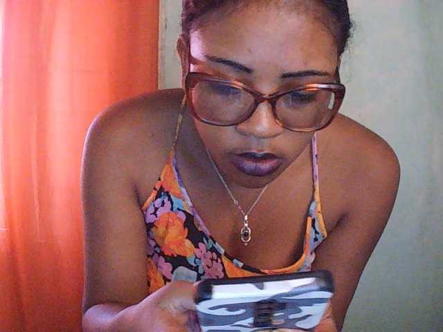 TriciaBella live cam on BongaCams