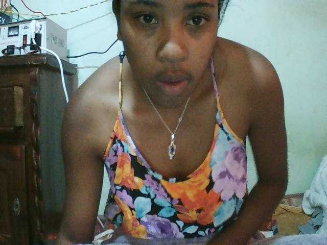 TriciaBella live cam on BongaCams