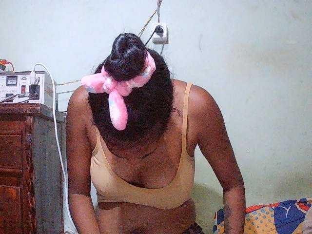 TriciaBella live cam on BongaCams