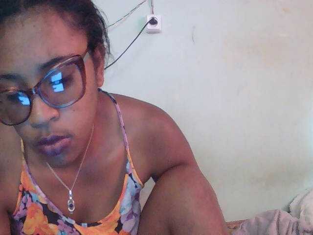 TriciaBella Cam en direct sur BongaCams