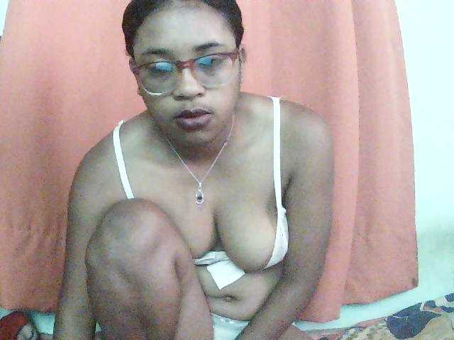 TriciaBella live cam on BongaCams