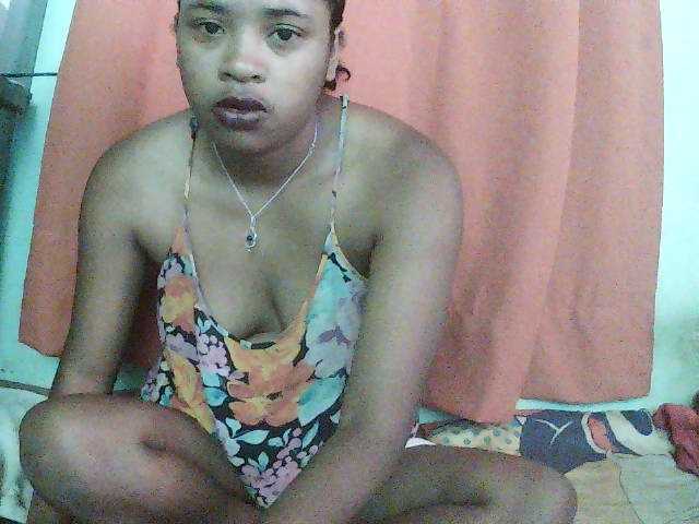 TriciaBella live cam on BongaCams