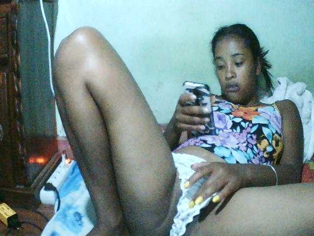 TriciaBella live cam on BongaCams