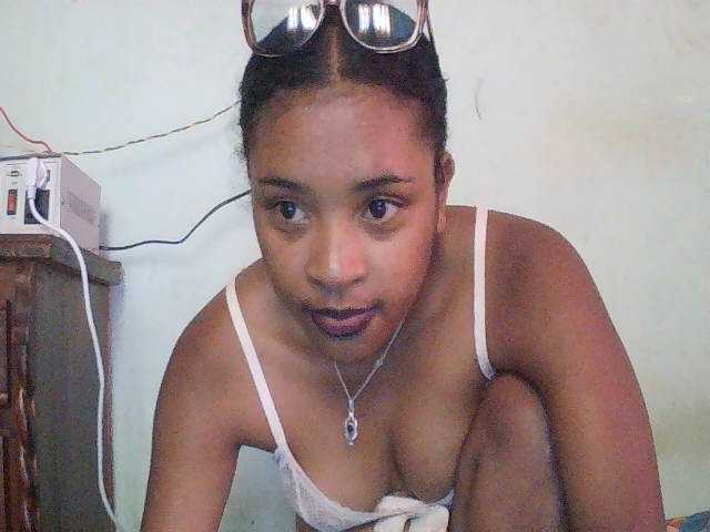 TriciaBella live cam on BongaCams