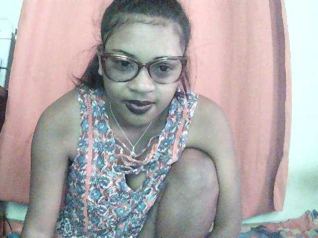 TriciaBella live cam on BongaCams