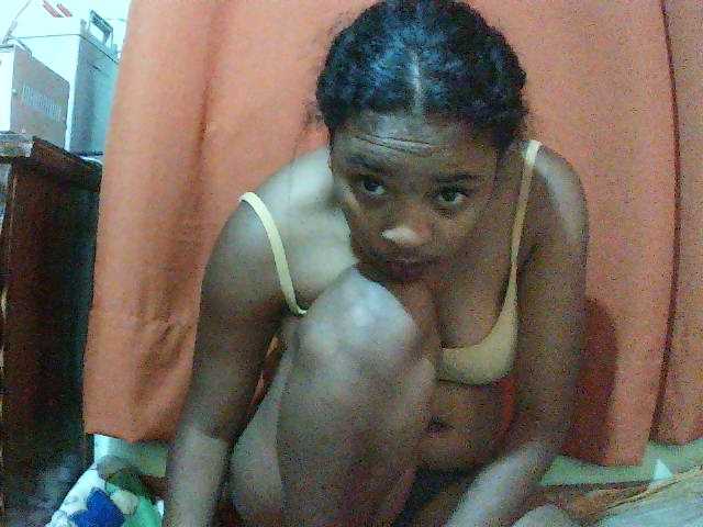 TriciaBella live cam on BongaCams