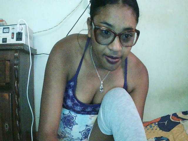 TriciaBella live cam on BongaCams
