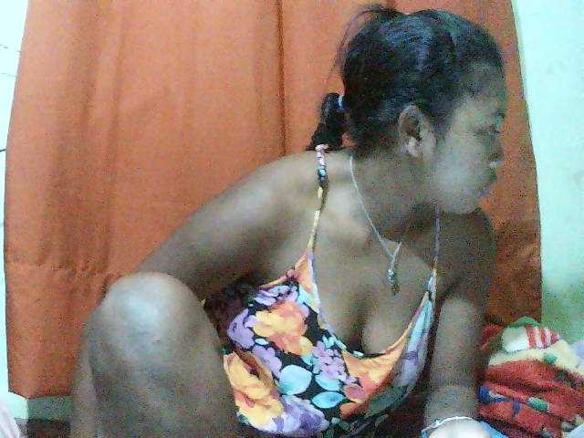TriciaBella live cam on BongaCams
