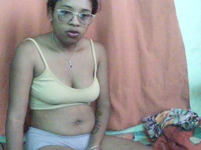 TriciaBella live cam on BongaCams
