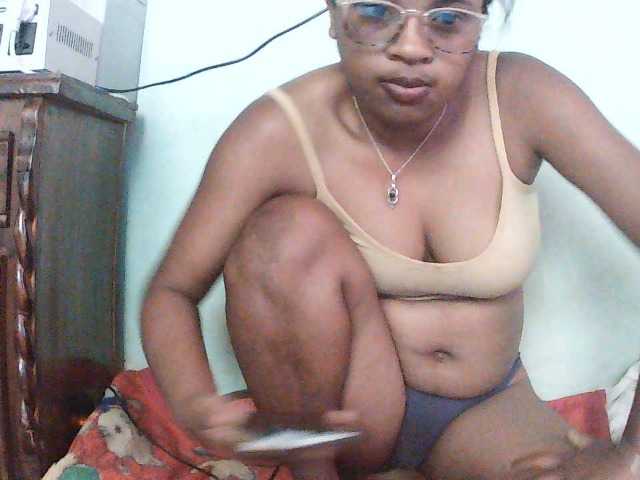 TriciaBella, live now on BongaCams