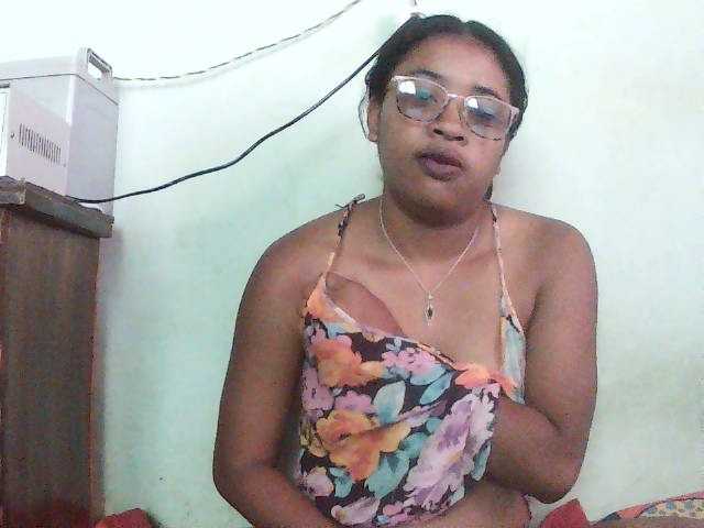 TriciaBella live cam on BongaCams
