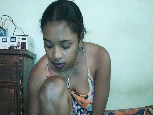 TriciaBella live cam on BongaCams