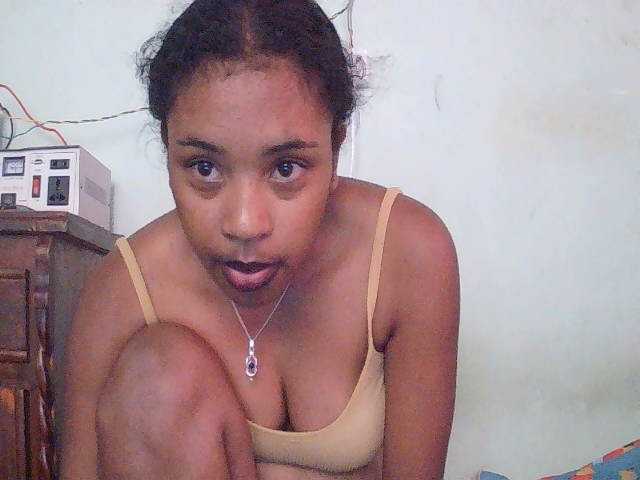 TriciaBella live cam on BongaCams