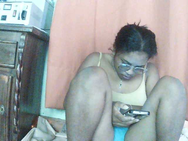 TriciaBella live cam on BongaCams