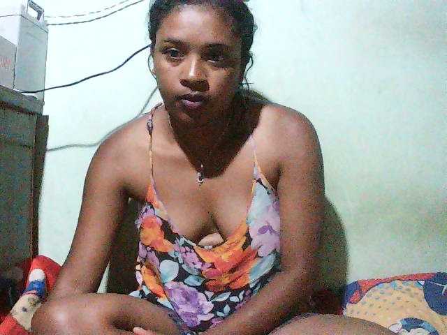 TriciaBella live cam on BongaCams